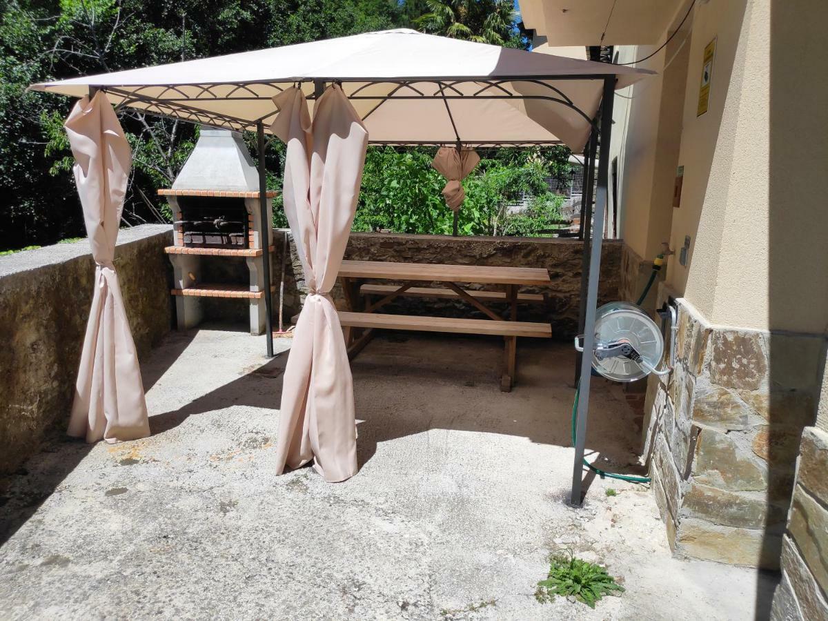 Apartamentos El Rincon De Limes Cangas De Narcea Exterior foto